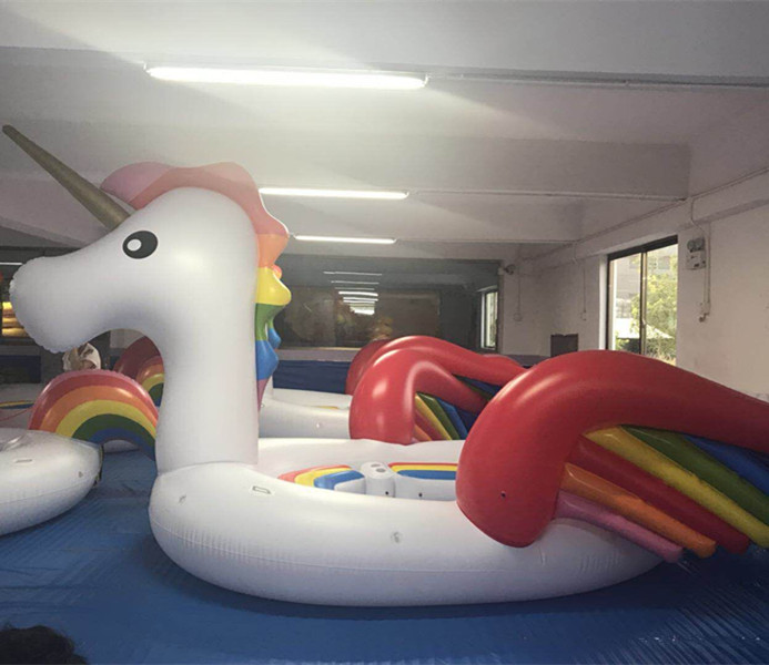 inflatable pool float (124)